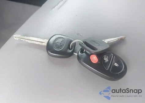 2011 Toyota Tundra Grade 5.7L V8 z USA, uszkodzony, nr VIN 5TFDW5F10BX163500